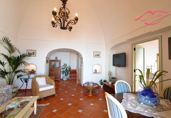 Ferienhaus in Praiano - Casa Elena - Im Zentrum von Praiano, Parkplatz & Panorama-Whirlpool Ferienhaus in Praiano - Casa Elena - Im Zentrum von Praiano, Parkplatz & Panorama-Whirlpool