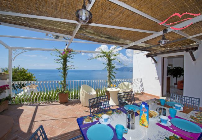 Ferienhaus in Praiano - Casa Sunset - Panoramaterrasse mit Blick auf Positano und Capri