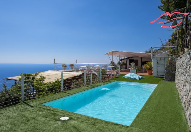 Villa in Pogerola - Villa Gioiello - Pool mit Meerblick und Farbtherapie Villa in Pogerola - Villa Gioiello - Pool mit Meerblick und Farbtherapie