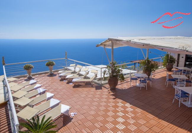 Villa in Pogerola - Villa Gioiello - Pool mit Meerblick und Farbtherapie Villa in Pogerola - Villa Gioiello - Pool mit Meerblick und Farbtherapie