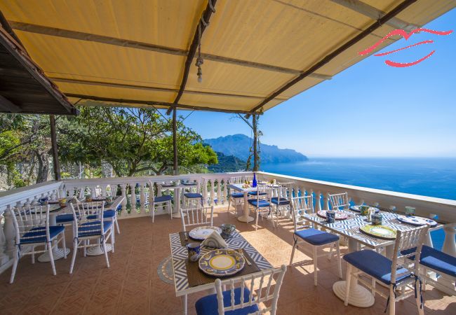 Villa in Pogerola - Villa Gioiello - Pool mit Meerblick und Farbtherapie Villa in Pogerola - Villa Gioiello - Pool mit Meerblick und Farbtherapie