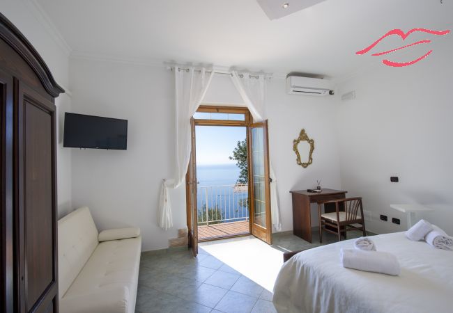 Villa in Pogerola - Villa Gioiello - Pool mit Meerblick und Farbtherapie Villa in Pogerola - Villa Gioiello - Pool mit Meerblick und Farbtherapie