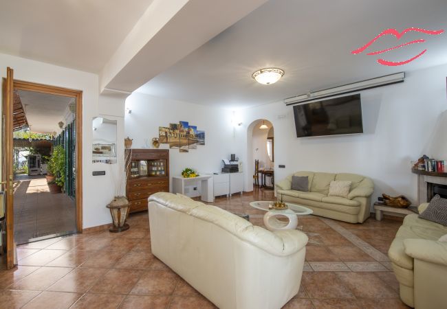 Villa in Pogerola - Villa Gioiello - Pool mit Meerblick und Farbtherapie Villa in Pogerola - Villa Gioiello - Pool mit Meerblick und Farbtherapie