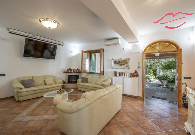 Villa in Pogerola - Villa Gioiello - Pool mit Meerblick und Farbtherapie Villa in Pogerola - Villa Gioiello - Pool mit Meerblick und Farbtherapie