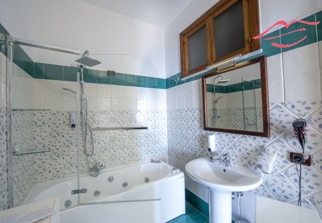 Villa in Pogerola - Villa Gioiello - Pool mit Meerblick und Farbtherapie Villa in Pogerola - Villa Gioiello - Pool mit Meerblick und Farbtherapie