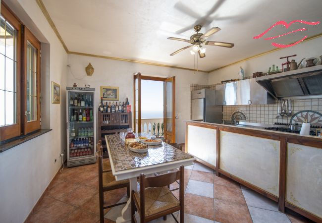 Villa in Pogerola - Villa Gioiello - Pool mit Meerblick und Farbtherapie Villa in Pogerola - Villa Gioiello - Pool mit Meerblick und Farbtherapie