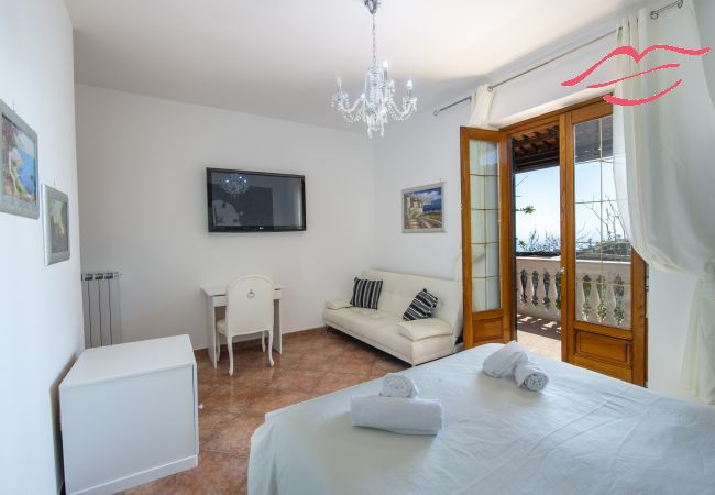 Villa in Pogerola - Villa Gioiello - Pool mit Meerblick und Farbtherapie Villa in Pogerola - Villa Gioiello - Pool mit Meerblick und Farbtherapie