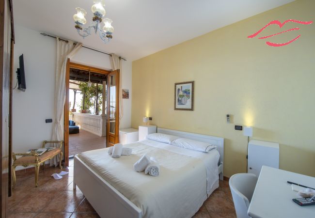 Villa in Pogerola - Villa Gioiello - Pool mit Meerblick und Farbtherapie Villa in Pogerola - Villa Gioiello - Pool mit Meerblick und Farbtherapie