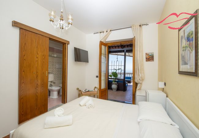 Villa in Pogerola - Villa Gioiello - Pool mit Meerblick und Farbtherapie Villa in Pogerola - Villa Gioiello - Pool mit Meerblick und Farbtherapie