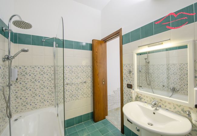 Villa in Pogerola - Villa Gioiello - Pool mit Meerblick und Farbtherapie Villa in Pogerola - Villa Gioiello - Pool mit Meerblick und Farbtherapie