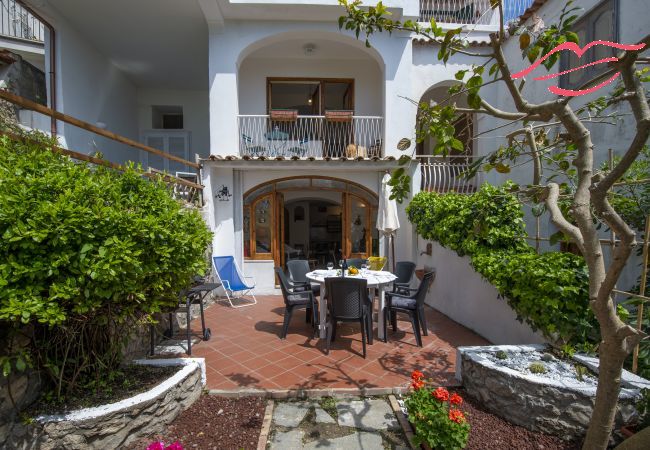 Ferienhaus in Praiano - Casa di Nonno Mario - Aussicht auf den Capri-Sonnenuntergang Ferienhaus in Praiano - Casa di Nonno Mario - Aussicht auf den Capri-Sonnenuntergang