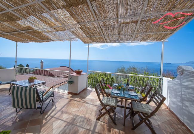 Ferienhaus in Praiano - Casa di Nonno Mario - Aussicht auf den Capri-Sonnenuntergang Ferienhaus in Praiano - Casa di Nonno Mario - Aussicht auf den Capri-Sonnenuntergang