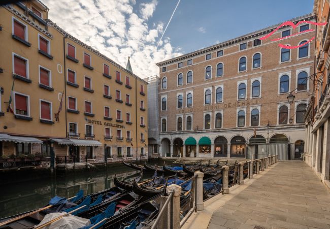 Ferienwohnung in Venedig - Shabby Chic Frezzaria Apartment R&R