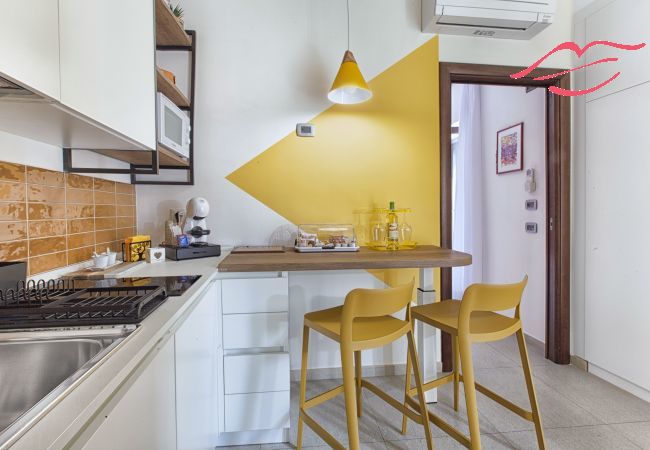 Ferienwohnung in Sorrento - Casa Cristina: yellow apartment