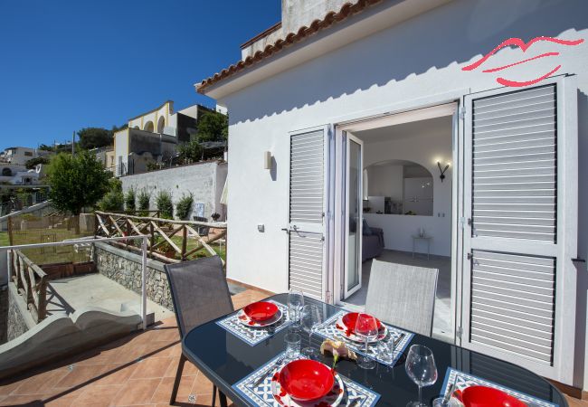 Ferienhaus in Praiano - La Dimora di Euribia - Schwebend zwischen Himmel und Meer Ferienhaus in Praiano - La Dimora di Euribia - Schwebend zwischen Himmel und Meer