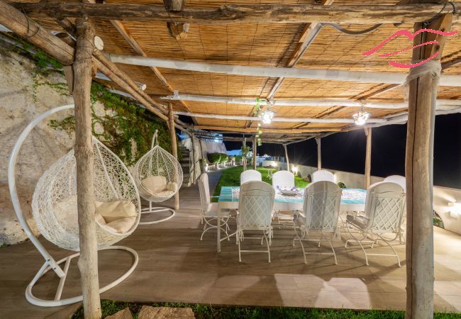 Villa in Maiori - Luxury Villa Vittoria- Villa mit Garten, Swimmingpool und Whirlpool mit Blick auf das Meer Villa in Maiori - Luxury Villa Vittoria- Villa mit Garten, Swimmingpool und Whirlpool mit Blick auf das Meer