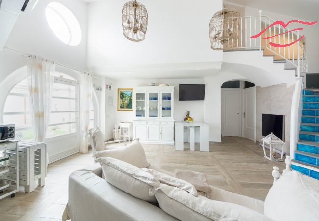 Villa in Maiori - Luxury Villa Vittoria- Villa mit Garten, Swimmingpool und Whirlpool mit Blick auf das Meer Villa in Maiori - Luxury Villa Vittoria- Villa mit Garten, Swimmingpool und Whirlpool mit Blick auf das Meer