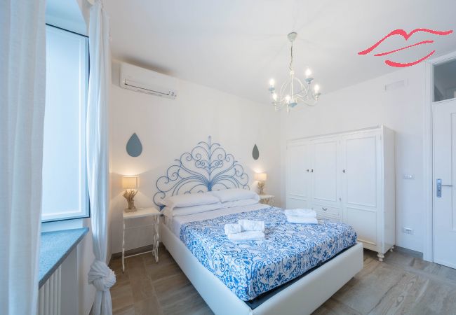 Villa in Maiori - Luxury Villa Vittoria- Villa mit Garten, Swimmingpool und Whirlpool mit Blick auf das Meer Villa in Maiori - Luxury Villa Vittoria- Villa mit Garten, Swimmingpool und Whirlpool mit Blick auf das Meer