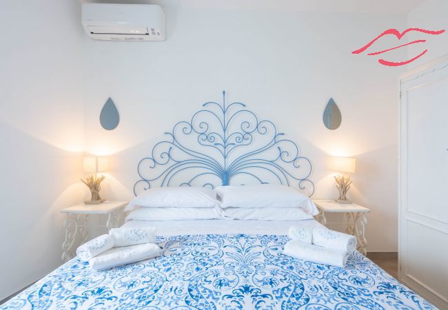 Villa in Maiori - Luxury Villa Vittoria- Villa mit Garten, Swimmingpool und Whirlpool mit Blick auf das Meer Villa in Maiori - Luxury Villa Vittoria- Villa mit Garten, Swimmingpool und Whirlpool mit Blick auf das Meer