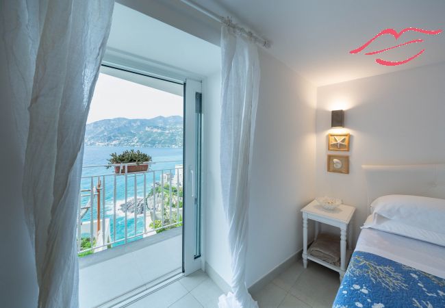 Villa in Maiori - Luxury Villa Vittoria- Villa mit Garten, Swimmingpool und Whirlpool mit Blick auf das Meer Villa in Maiori - Luxury Villa Vittoria- Villa mit Garten, Swimmingpool und Whirlpool mit Blick auf das Meer