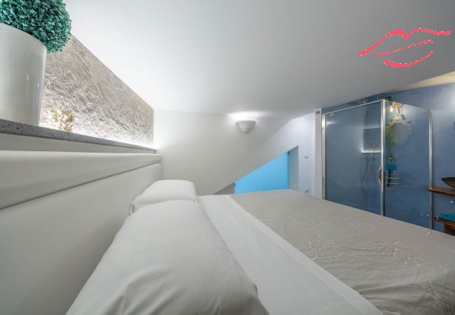 Villa in Maiori - Luxury Villa Vittoria- Villa mit Garten, Swimmingpool und Whirlpool mit Blick auf das Meer Villa in Maiori - Luxury Villa Vittoria- Villa mit Garten, Swimmingpool und Whirlpool mit Blick auf das Meer