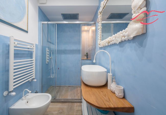 Villa in Maiori - Luxury Villa Vittoria- Villa mit Garten, Swimmingpool und Whirlpool mit Blick auf das Meer Villa in Maiori - Luxury Villa Vittoria- Villa mit Garten, Swimmingpool und Whirlpool mit Blick auf das Meer