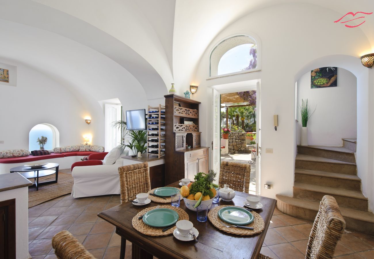 Ferienhaus in Praiano - Casale Fralisa - Wunderbare Terrasse und Whirlpool mit Meerblick