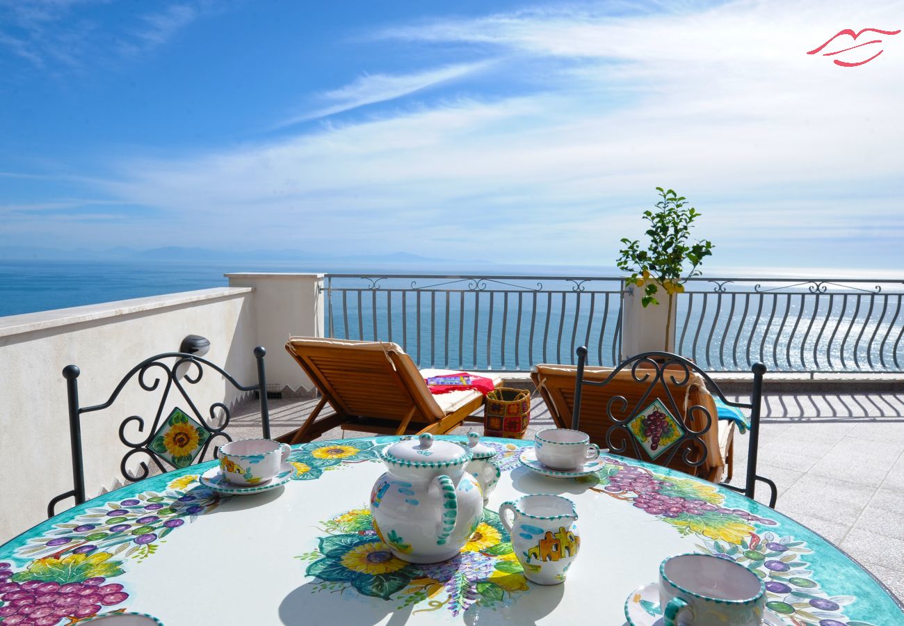 Ferienhaus in Praiano - Casa La Ulivella - Große Terrasse mit Meerblick