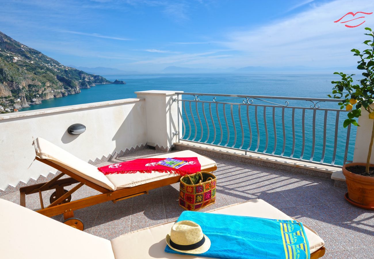 Ferienhaus in Praiano - Casa La Ulivella - Große Terrasse mit Meerblick