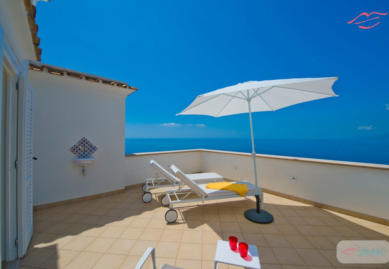 Villa in Praiano - Villa Imperati - Herrliche Villa mit Pool mit Blick auf das Meer