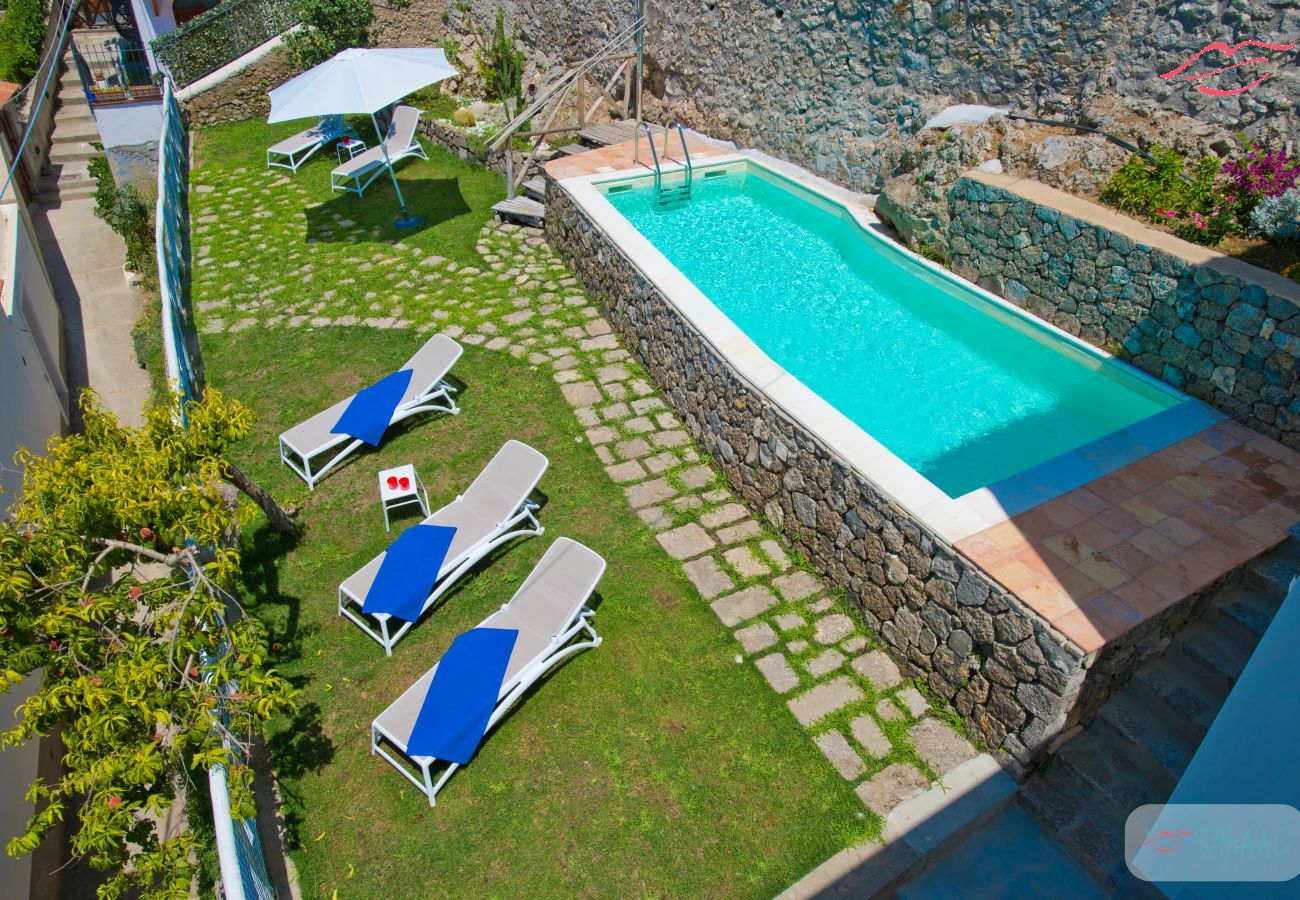 Villa in Praiano - Villa Imperati - Herrliche Villa mit Pool mit Blick auf das Meer