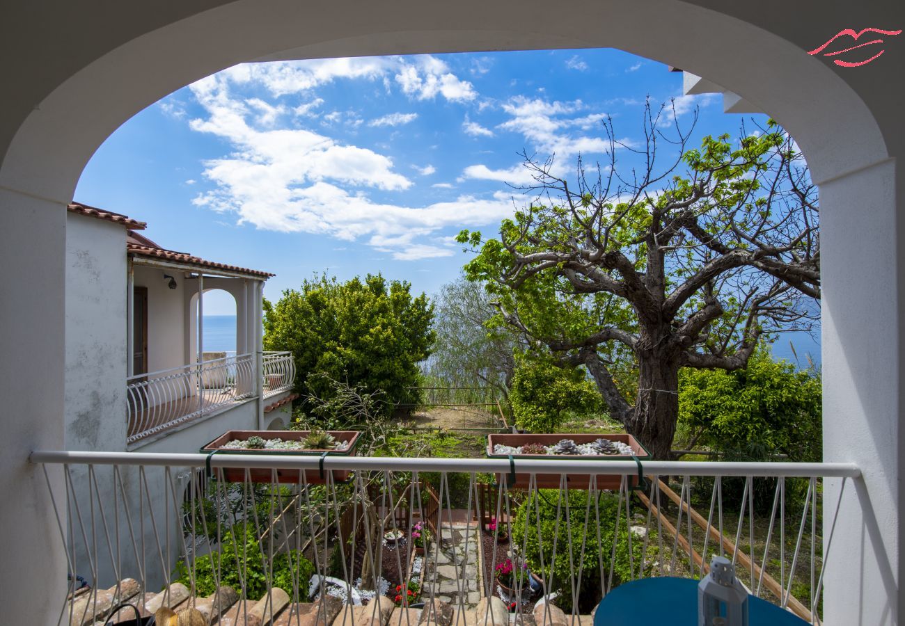 Ferienhaus in Praiano - Casa di Nonno Mario - Terrasse mit Meerblick im Herzen von Praiano