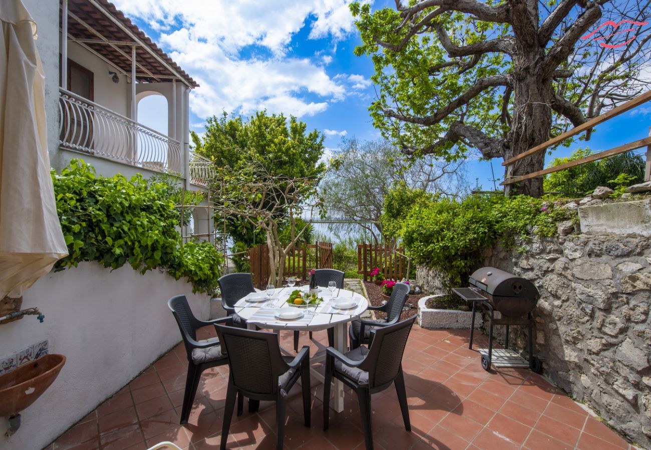 Ferienhaus in Praiano - Casa di Nonno Mario - Terrasse mit Meerblick im Herzen von Praiano