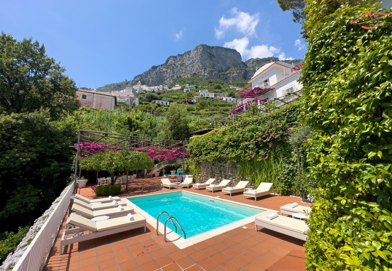 Villa in Amalfi - Villa Bijoux - Luxusvilla mit Meerblick Villa in Amalfi - Villa Bijoux - Luxusvilla mit Meerblick