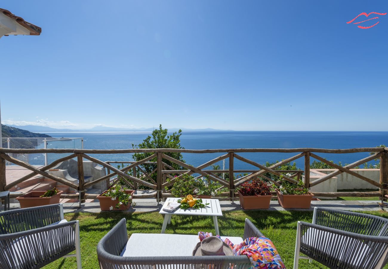 Ferienhaus in Praiano - Villa Euriclea - Mediterrane Eleganz im Herzen von Praiano