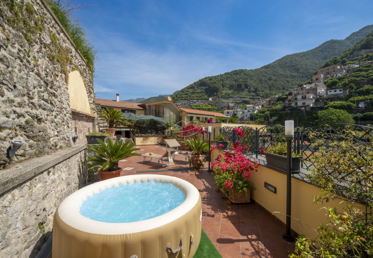 Ferienhaus in Maiori - Casa di Trilly - mit Whirlpool und Zitronengarten