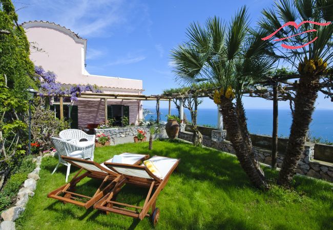 Casa en Praiano - Casale Fralisa - Maravillosa terraza y jacuzzi con vistas al mar