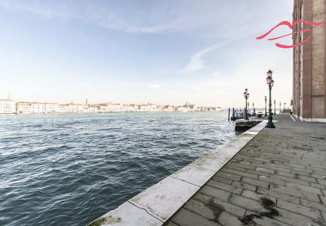 Apartamento en Venecia - Molino Stucky Apartment Wi-Fi R&R
