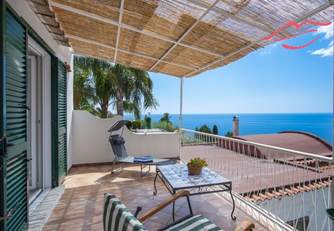 Casa en Praiano - Casa di Nonno Mario - Terraza con vistas al mar en el corazón de Praiano