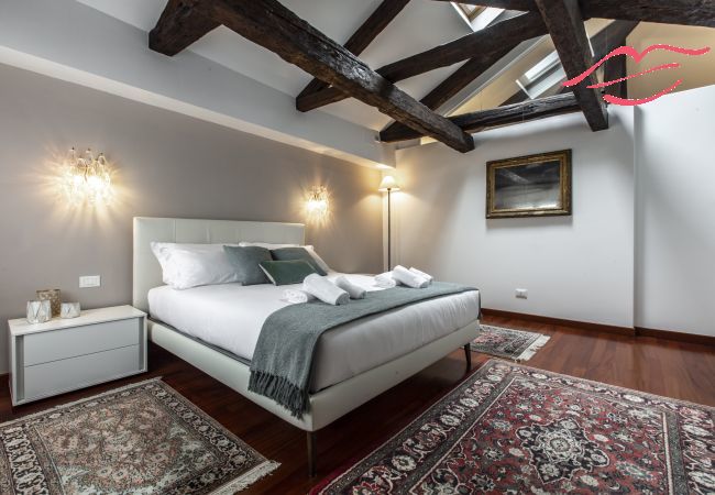 Apartamento en Venecia - San Pantalon Luxury Penthouse R&R