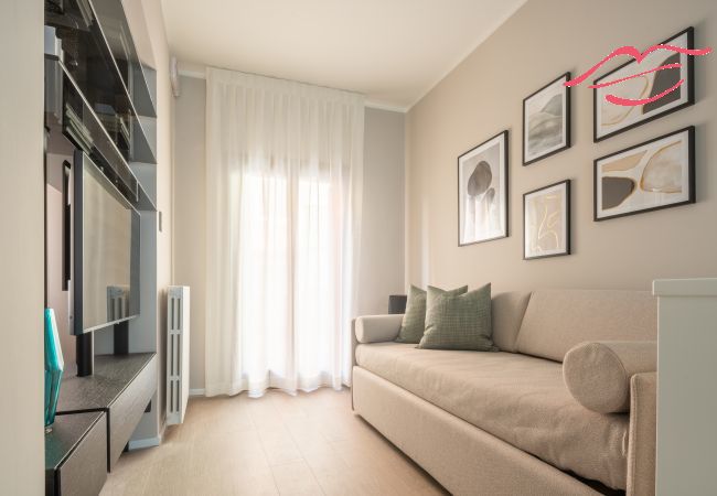 Apartamento en Dorsoduro - Accademia Design Apartment with Balcony R&R 