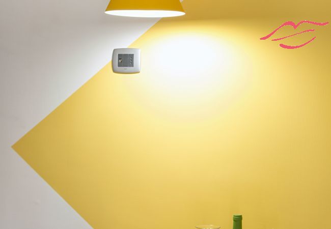 Apartamento en Sorrento - Casa Cristina: yellow apartment