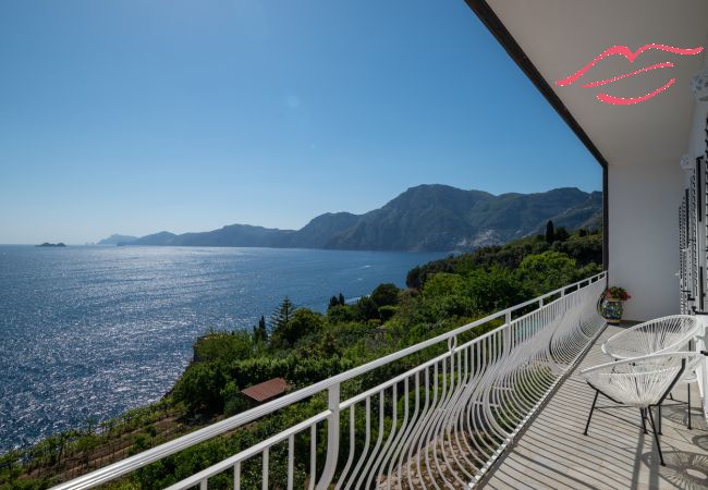 Casa en Praiano - Casa Clara - Casa Moderna con impresionantes vistas de Capri y Positano Casa en Praiano - Casa Clara - Casa Moderna con impresionantes vistas de Capri y Positano
