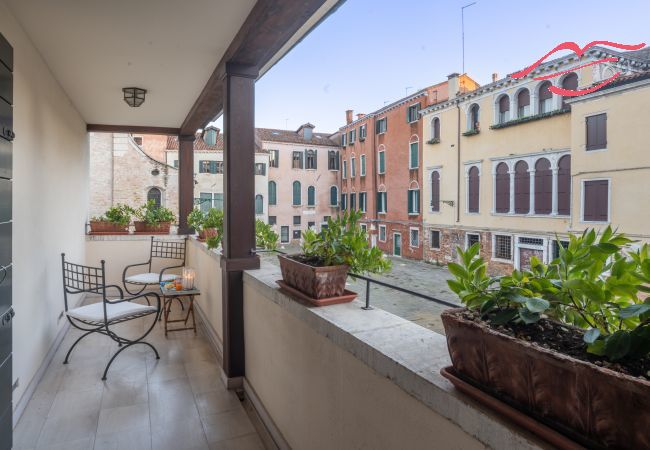 Apartamento en Venecia -   Independent Mansion Overlooking the Canal R&R
