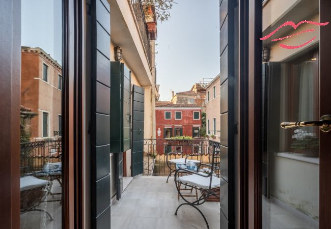 Apartamento en Venecia -   Independent Mansion Overlooking the Canal R&R