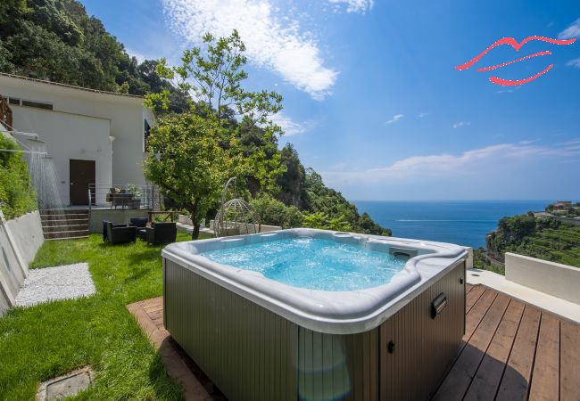 Villa en Amalfi - Villa Donna Rachele - Jacuzzi Vista Mar y Parking Gratuito