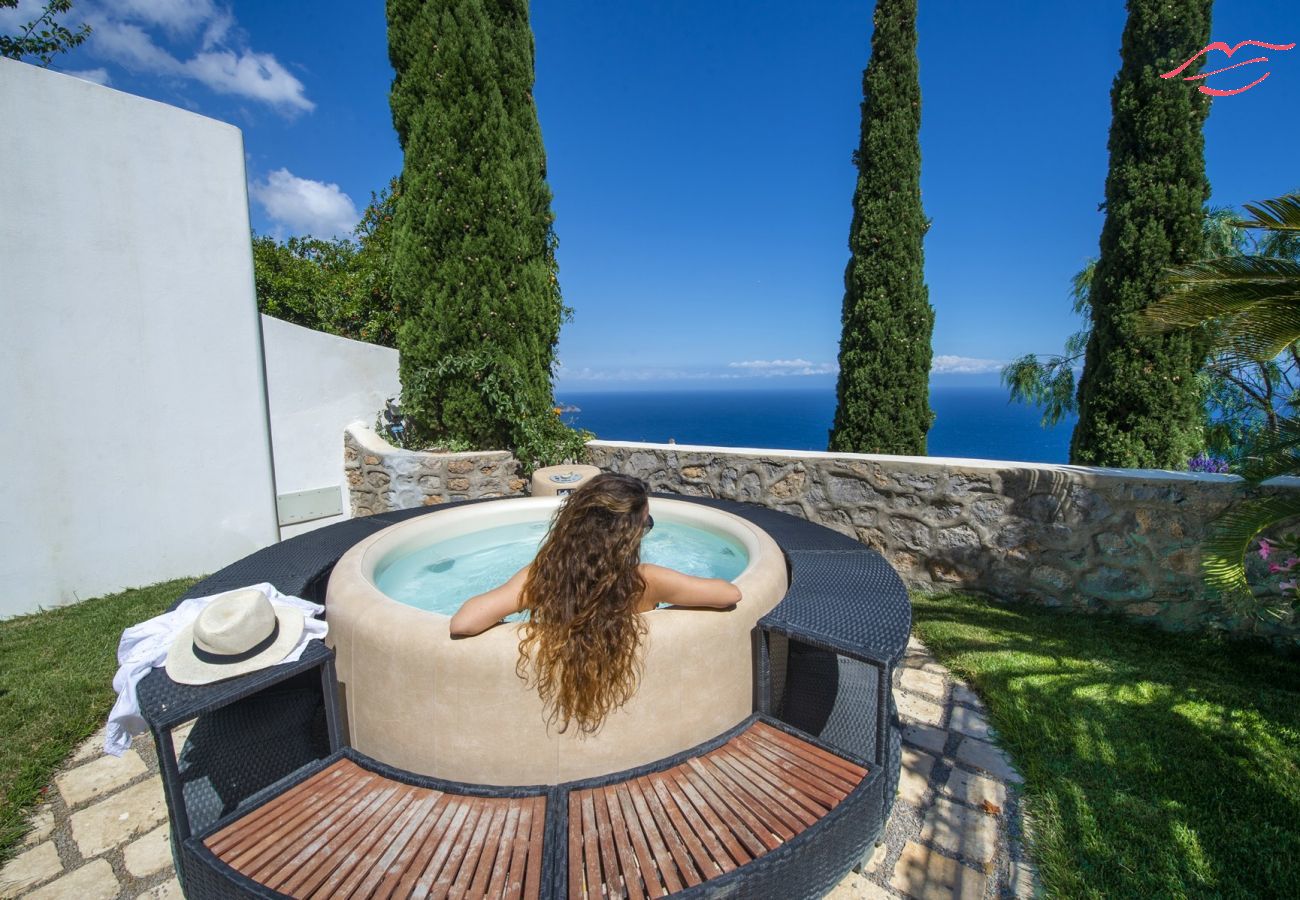 Casa en Praiano - Casa Elena - En el centro de Praiano, estacionamiento y jacuzzi panorámico