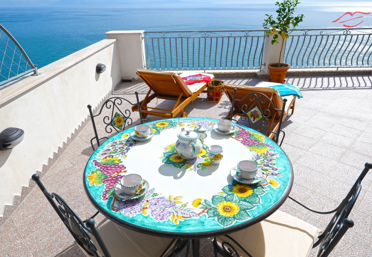 Casa en Praiano - Casa La Ulivella - Amplia terraza con vistas al mar