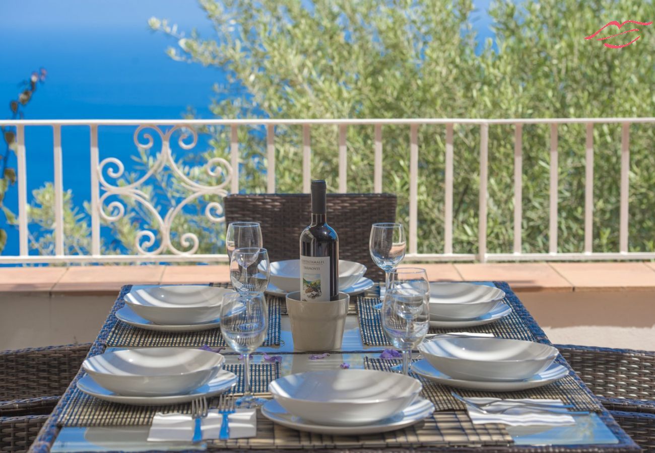 Casa en Praiano - Villa San Giovanni - Impresionante jardín y terraza con vistas al mar