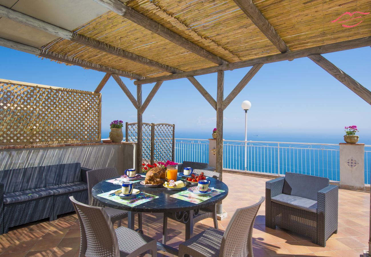 Apartamento en Praiano - Casa Piccola Tuoro - Gran terraza panorámica con jacuzzi